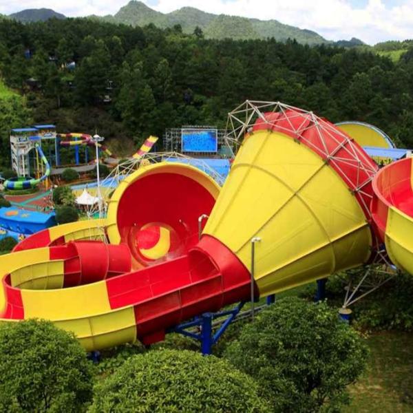 Customized Fiberglass Classical Tantrum Valley Water Park Rides 1 Year Waranty