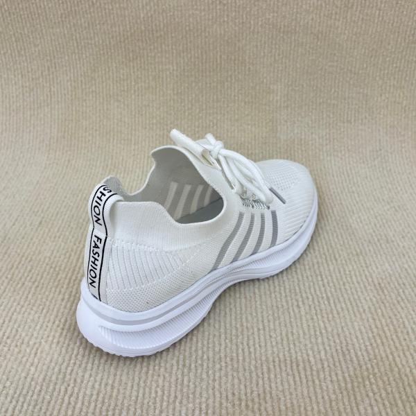 Lightweight White Sneakers Women Antislip Soft Leather White Trainers