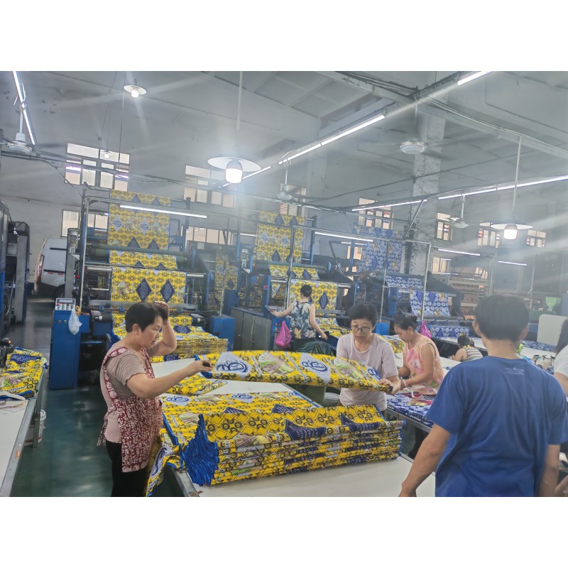 135 GSM Cotton Printed Fabric with Vibrant Colors and Soft Breathable Natural Gauze Fabric