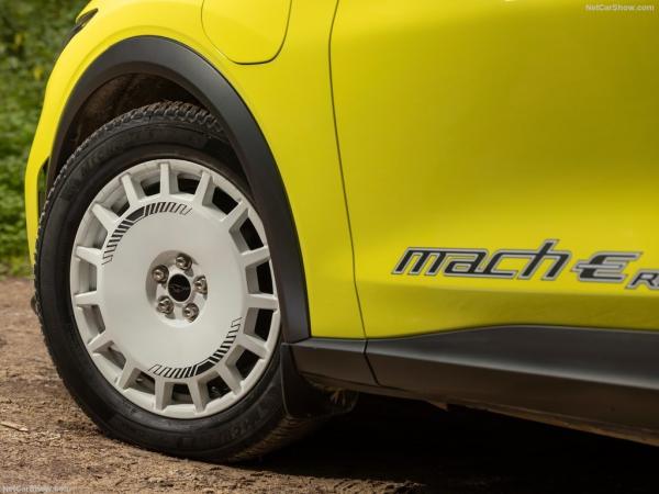 Suspensão de Rally única, Carro Familiar Fora Sentimento de Corrida no Ford Mustang Mach-E Rally (2024) 480 cavalos