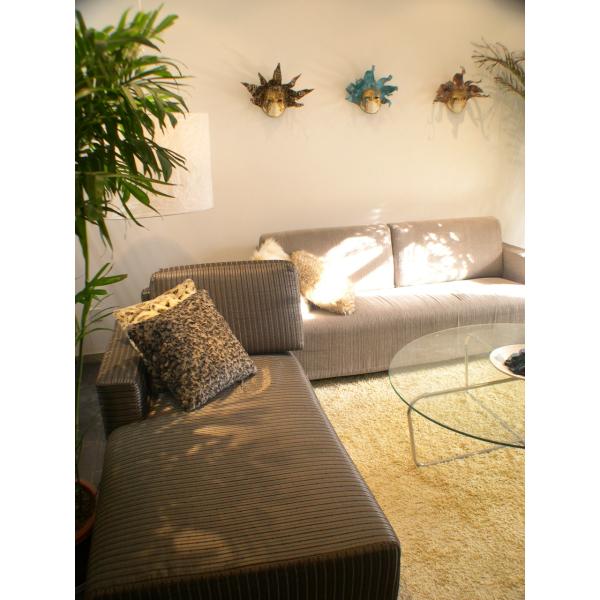 Elegant Grey Fabric Back Round Chaise Lounge Indoor Solid Wood Classical Style