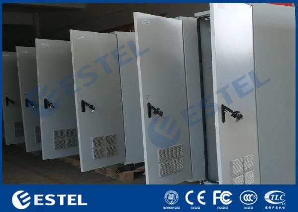 Four Wheels Outdoor Communication Cabinets Galvanized Steel With Front / Rear Access