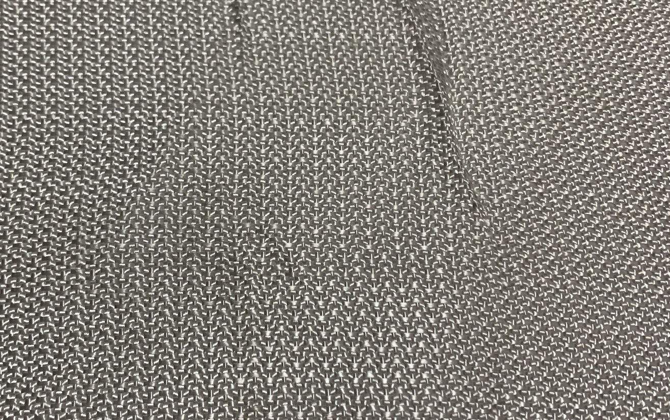 Высокопрочным белым Geotextile PP цвета сплетенный Multifilament Dewatering Geo кладет в мешки для предохранения от и обваловки бечевника