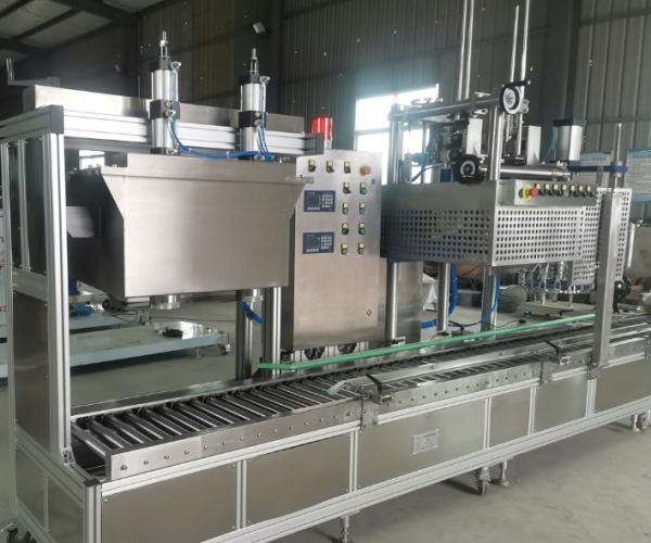 GZJ-180 Semi-Auto Four-Barrel Weighing Liquid Fling Machine