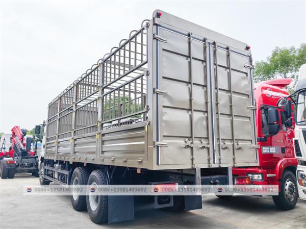 Fabrique chinoise 20 tonnes de clôture 6x4 van transport de marchandises clôture d'animaux camions de transport