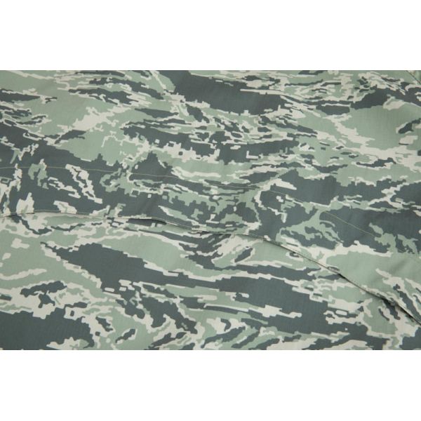Lightweight Mesh Lined Camouflage Hunting Jacket Wind-Resistant Camo Windbreaker for Outdoor Use