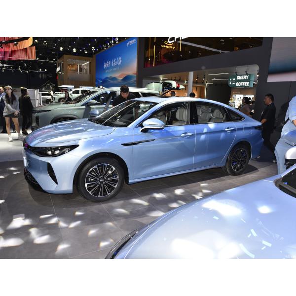 2024 Chery Fengyun A8 Plug-in Hybrid Electric Vehicle with 106KM Pure Electric Range