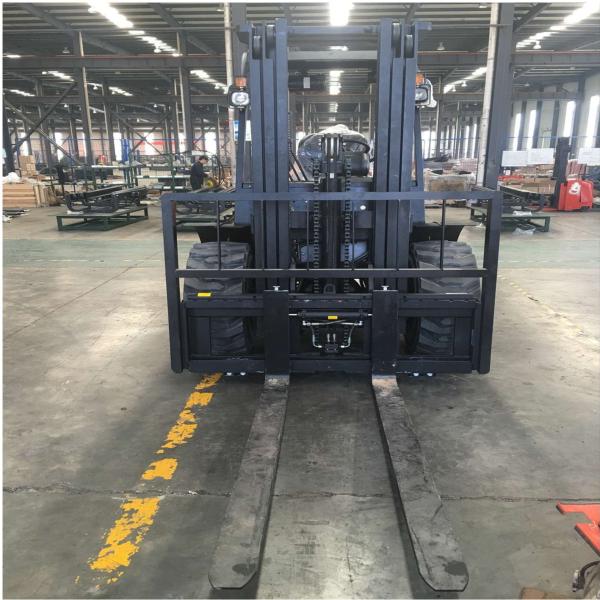 4 x 4Wd Small All Rough Terrain Forklift 1800Kg Hydraulic Truck Customized Color