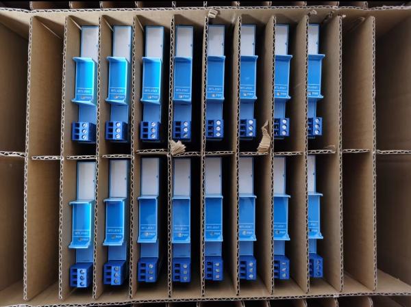 Original New VIBRATION TRANSMITTER VTV122 VTV121