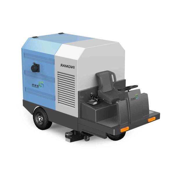 5000m2/H Battery Powered Industrial Vacuum Cleaner Ride On With 3 Wheels