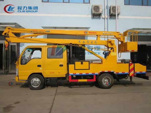 ISUZU 4X2の高度操作のための油圧折り畳み式の指の関節ブームのトラック