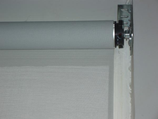 Motorised 70%pvc+30% polyester sunscreen fabric roller blinds for windows