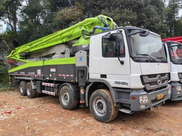 Placing boom pump Hopper Accessory Sheet Metal and System Check for Zoomlion 56m Concrete Pump Truck