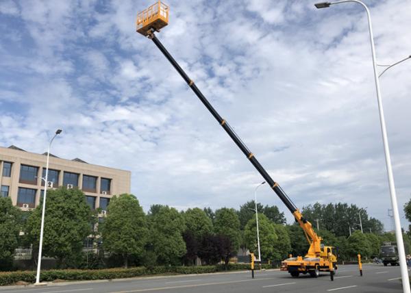 ISUZU 6 roda o caminhão de encurtamento hidráulico da plataforma do elevador do crescimento de 22m