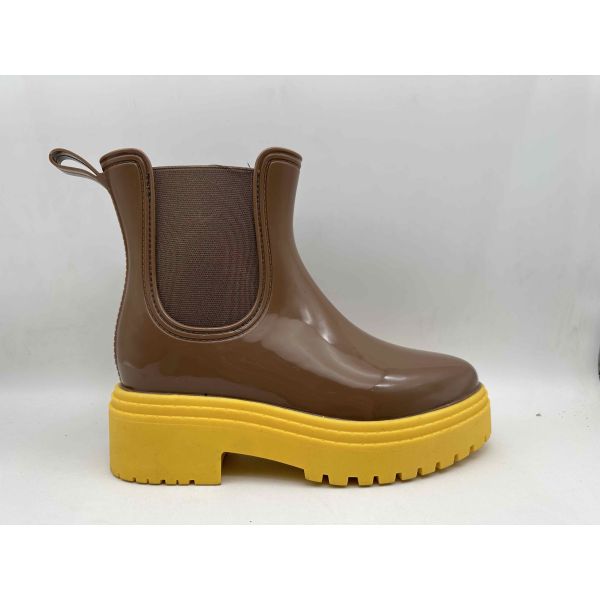 Couleur personnalisée Bottes de pluie pour femmes Matériau PVC Bottes de jardinage pour femmes