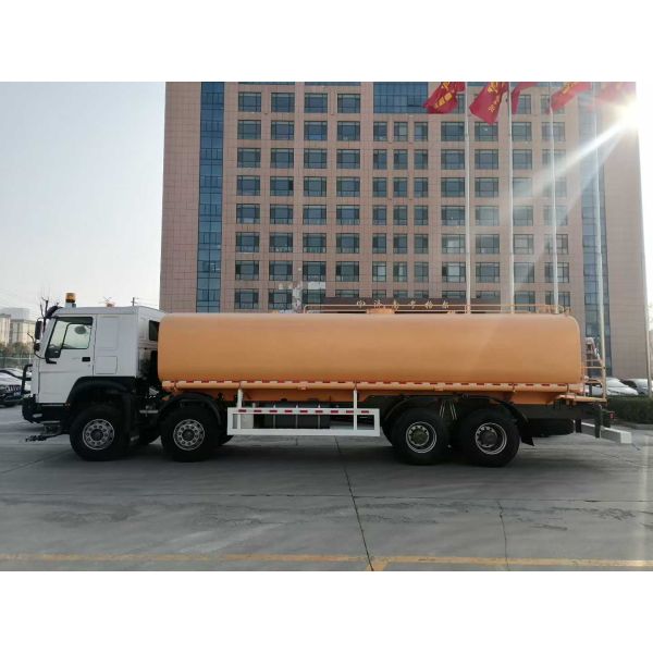 Sinotruk 8×4 35000 Liter Water Tank Truck with High Pressure Spraying System for Dust Suppression