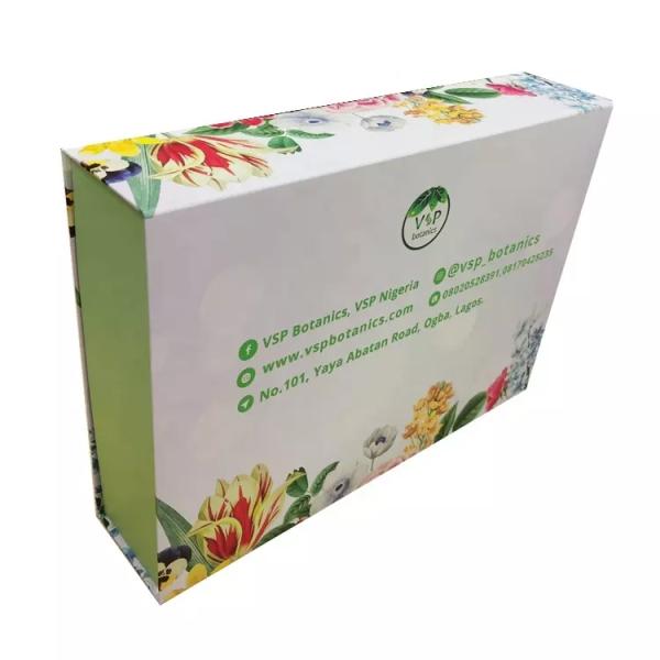 Hard Paperboard Luxury Cosmetic Packaging Boxes Magnetic Closure