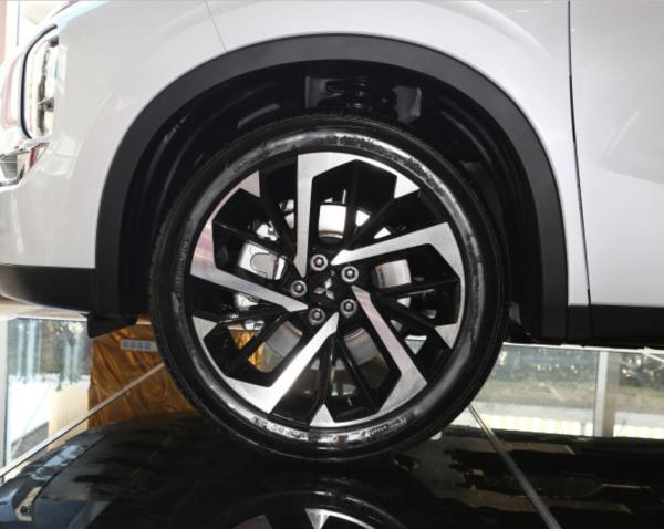A Dois-roda modelo do Outlander 2023 1.5t Cvt conduz o carro compacto dos assentos da versão 7 de Zunyao