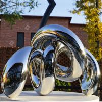 Sculpture en acier inoxydable