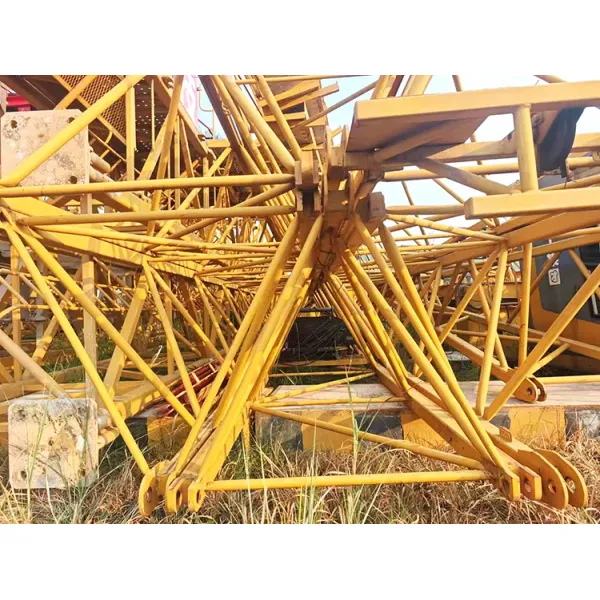 XCMG Xga6012-6s 6t Grúa Torre de Construcción China Usada Autoelevable con Cabezal de Martillo en Venta