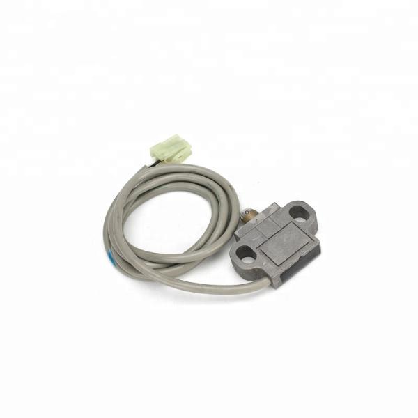Travel Excavator Pressure Switch Sensor 203-06-5621 D4C-9093 PC200-5 PC200-6
