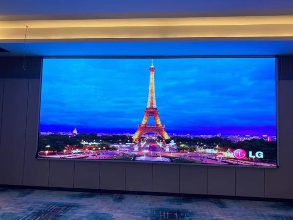 P2.5 P2.6 ポータブルサインボード 街路 LED ポスター スクリーン フルカラー Epistar LED チップ SMD1515