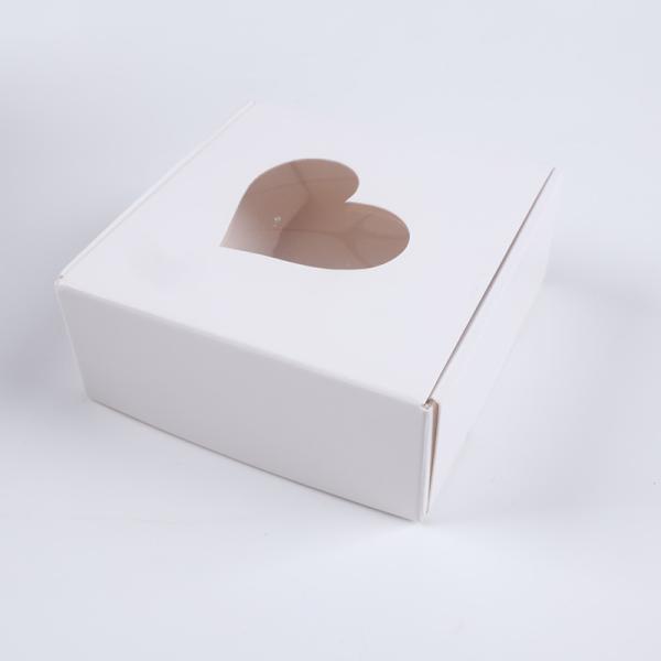 Heart Cutout Corrugated Display Boxes Black White Kraft Jewelry Boxes