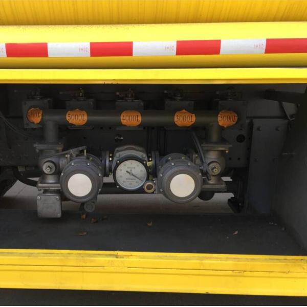 high quality howo 6x4 22000 liters 371 hp fuel tank truck