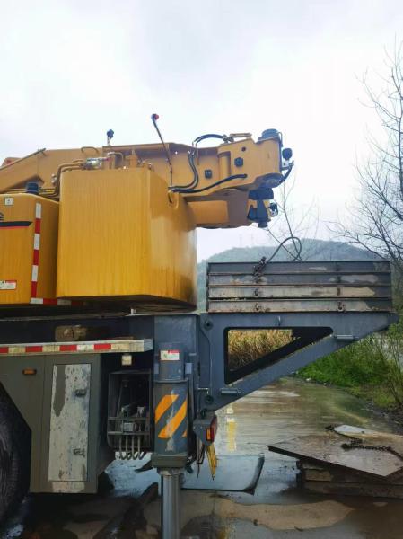 Yuchai/Weichai Engine 2024 Sany Used Truck Crane STC1600C8-8 avec 57 tonnes contrepoids