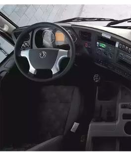 6x4 F3000 3 Axle Tractor European Tractor Trailer pour le transport de transport