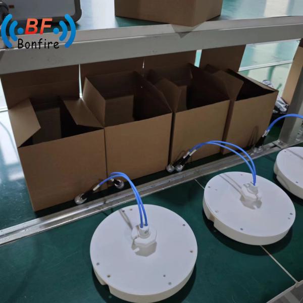 Indoor High Gain 4*4 MIMO RFID Long Range Panel Antenna 60° 1710-2700 3300-4000MHz 2km
