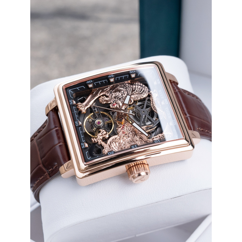 Lightweight Traditional Business Wristwatch Offering Comfortable Fit and Timekeeping Perfect for Daily Office Wear