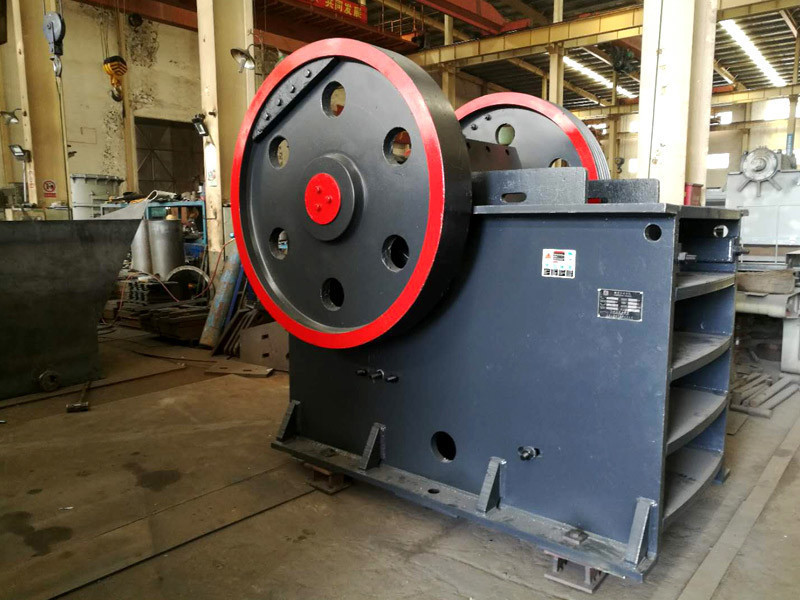 Standard Outlet Size 18-48mm and PE400*600 Jaw Crusher with Screen