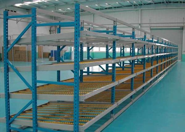 Estacas de armazenamento de aço industrial montadas, sistemas de estantes de paletes de fluxo de gravidade