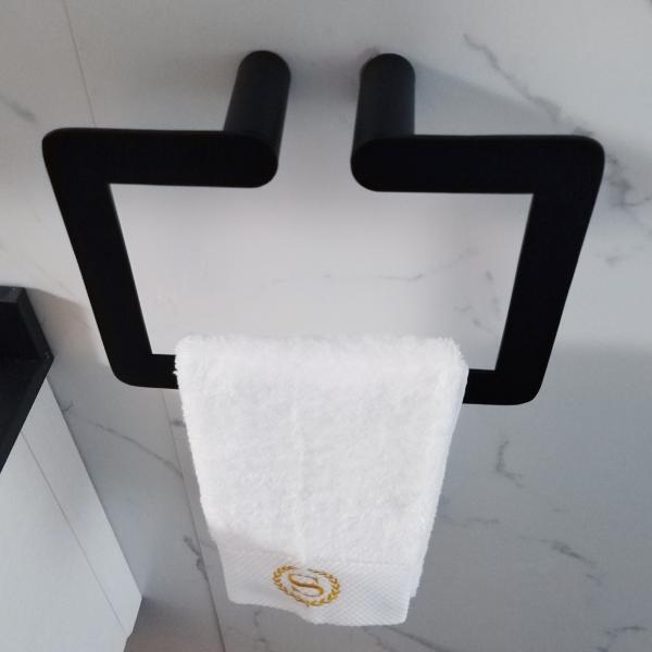 Стена держателя полотенца руки колец полотенца Bathroom черноты ODM установила