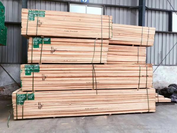 Okoume durable a scié l'humidité séchée au four FSC résistant de bois de construction a certifié