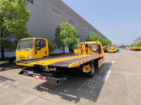 Dongfeng 3ton 4x2 Small Flat Low Bed Towing Truck Price