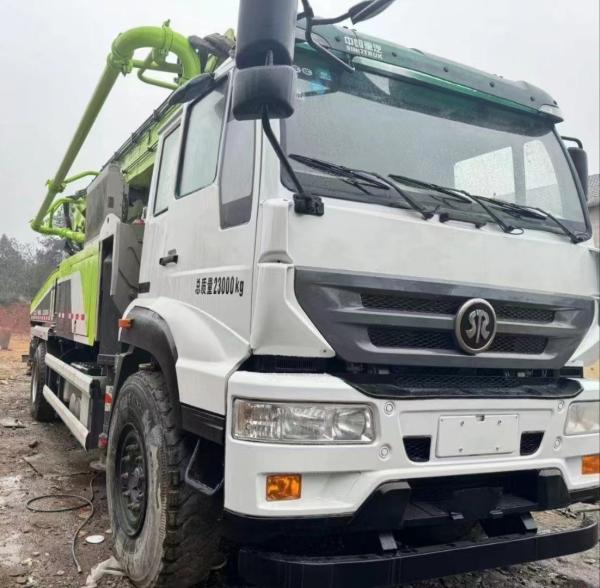 Camion à pompe mobile Processus d'usinage hydraulique Camion à pompe au béton Zoomlion utilisé avec 38 mètres de boom
