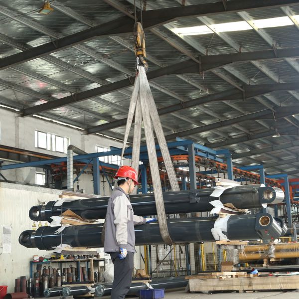 High Tonnage Luffing Hyd Cylinders For Crawler Cranes With Hard Chrome Plated Steel