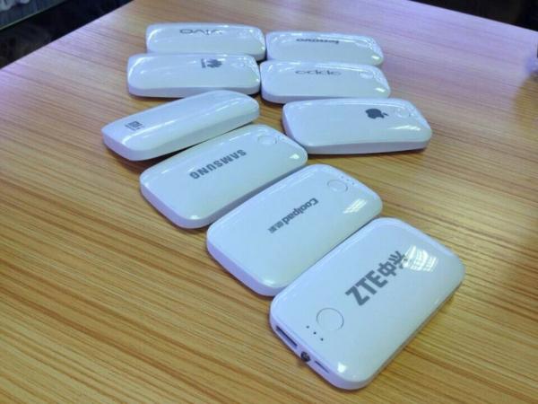 Customized Logo Mini Mobile Phone  Power Bank 3000mAh Polymer Battery for Corporate Gifts
