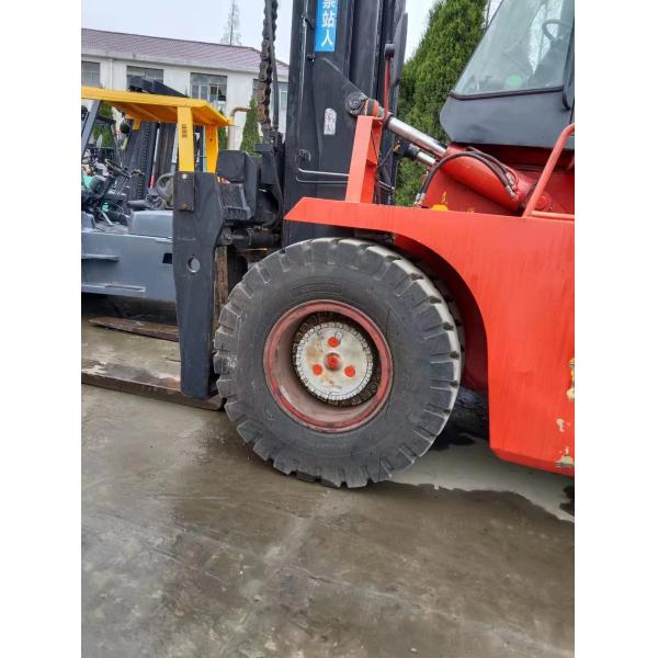 TCM FD250 Forklift Lifting Tools 125MM Fork Width for Versatile Applications