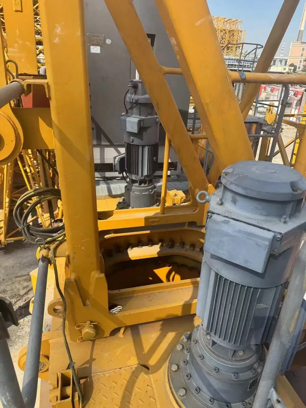 Grúa torre usada Zoomlion Zoomlion Wa6516-8b asequible para la construcción de instalaciones industriales