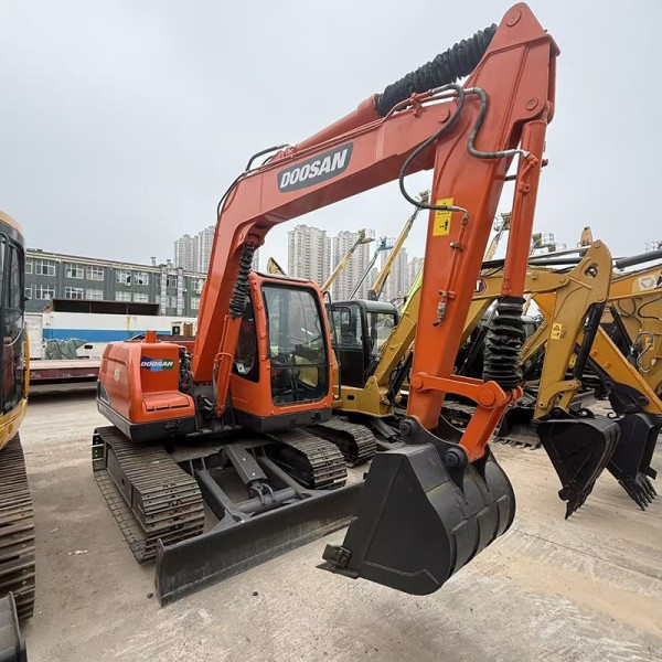 Farm 7500KG Used Doosan Excavator DX75 Crawler Dirt Equipment