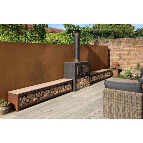 Камин Chiminea свободной стоящей древесины горя стальной на открытом воздухе с магазином журнала