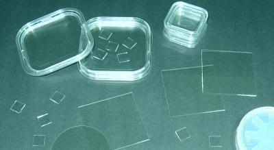 正方形10 X10 Mmのサファイアのウエファー0.5mmの厚さAl2O3の単結晶レンズ