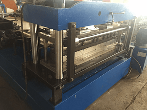 Крен панели шкафа полки хранения размера регулируемый формируя машину