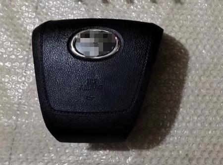 New Original Driver Airbag Assembly for Toyota Prado 2018+ with Black Cover and Double Explosion 2.50 KG 30CM*25CM*15CM