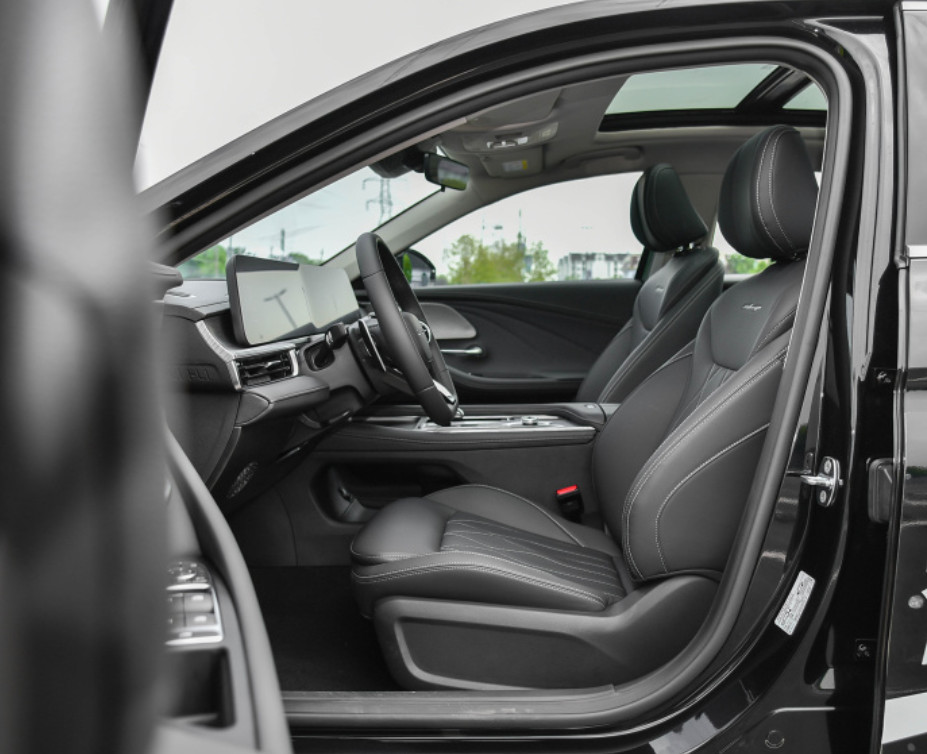 Нефть мест 2 WD Chery ARRIZO 8 1.6T L4 7 DCT 5 использовала компактный автомобиль Suv