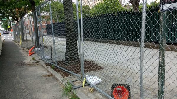 chain link temporary construction fence panels 6FT X 10F Mesh 2 3/8  x 2 3/8 ( 60mm x 60mm ) x 12 gauge wire