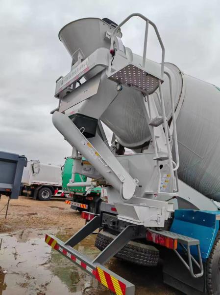 Brand- New Sinotruk 14cbm  Concrete Mixer Trucks Euro VI Emission Strong Load